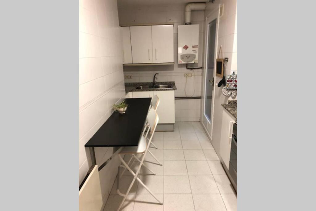 Comode Apartament Al Bell Mig De ジローナ エクステリア 写真