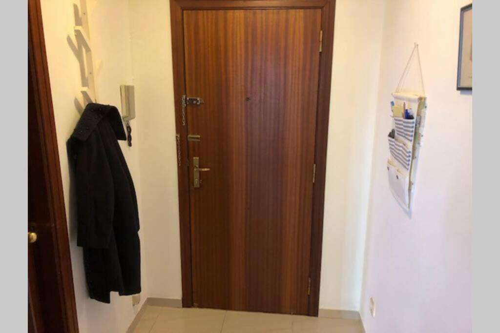 Comode Apartament Al Bell Mig De ジローナ エクステリア 写真